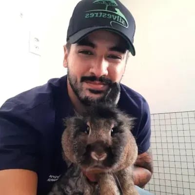 Dr. Lucas Micael