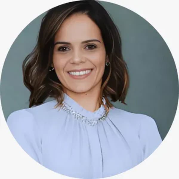 Fábia Carolina Pereira Resende