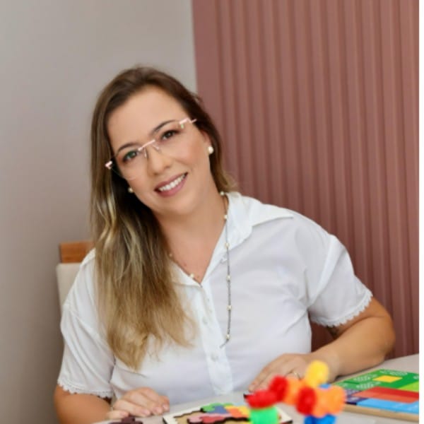 Dra. Lara Pereira de Souza Martins