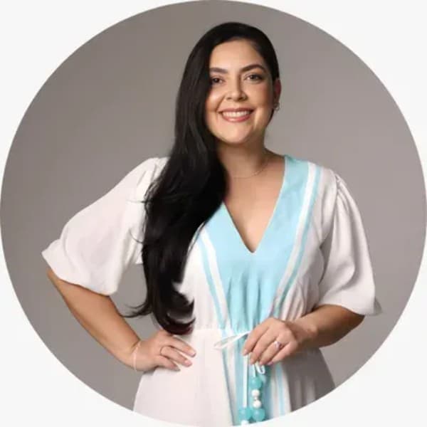 Dra. Flavia Lima de Carvalho