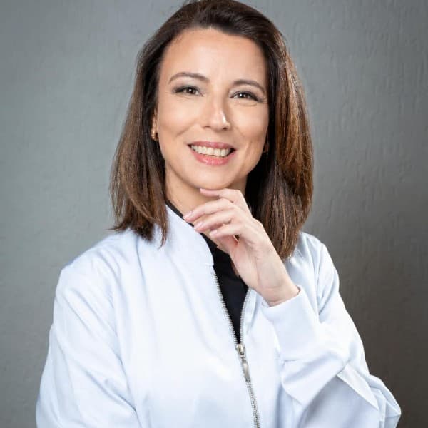 Raquel Silveira Bertololuci