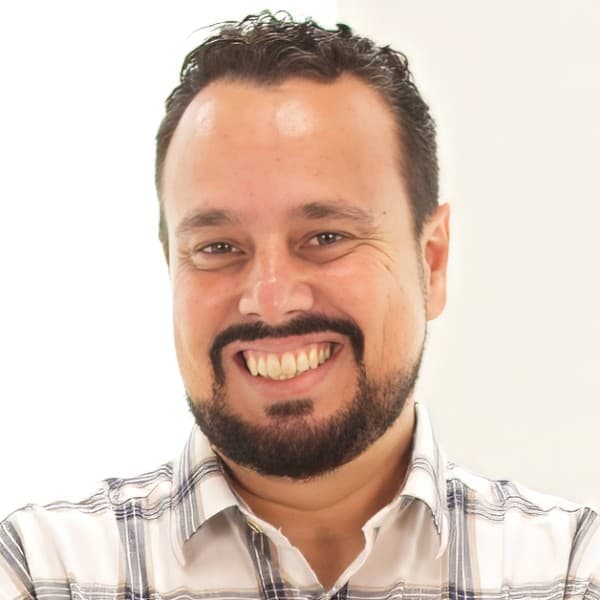 DR. CARLOS HENRIQUE DE PÁDUA
