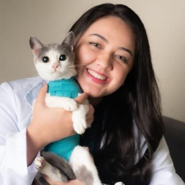 Eduarda R. T. Cassiano
